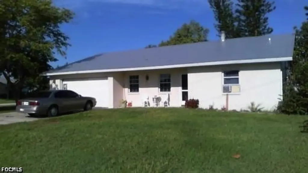 2304 NE 23rd Place Cape Coral FL 33909