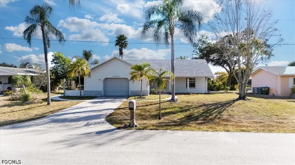 2304 NE 23rd Place Cape Coral FL 33909