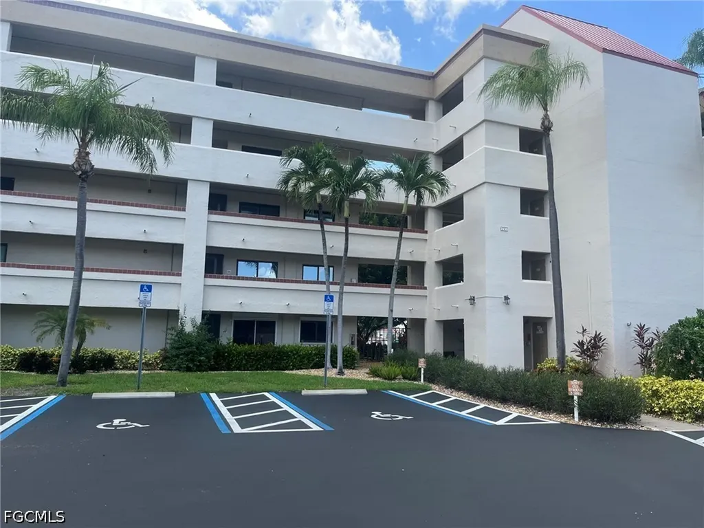 7430 Lake Breeze Drive Fort Myers FL 33907