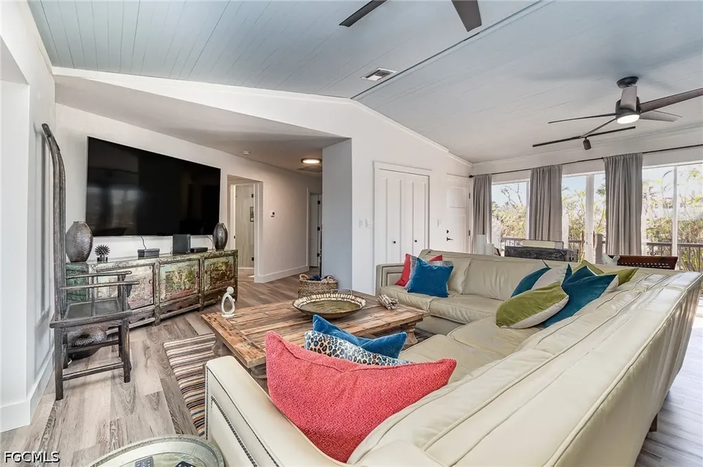 1720 Middle Gulf Drive Sanibel FL 33957