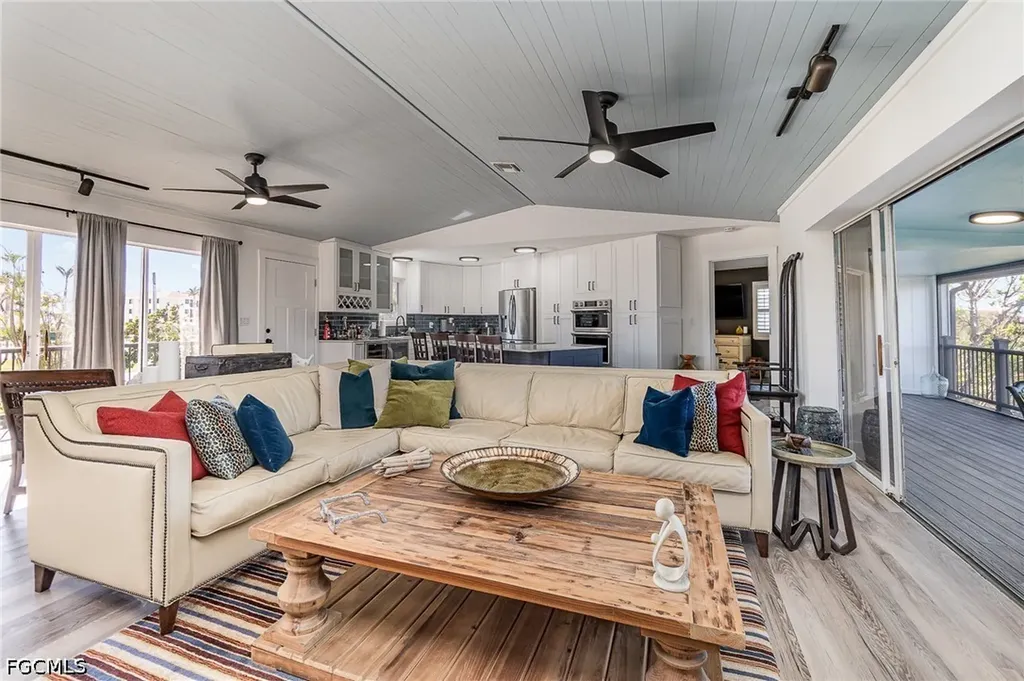 1720 Middle Gulf Drive Sanibel FL 33957