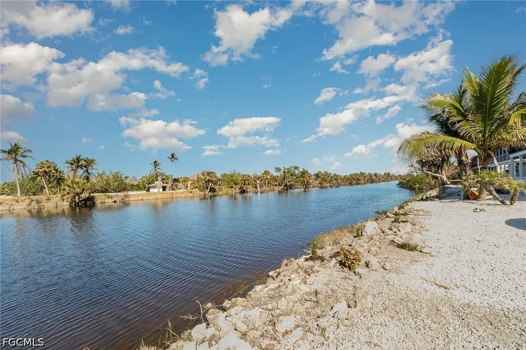 1720 Middle Gulf Drive Sanibel FL 33957