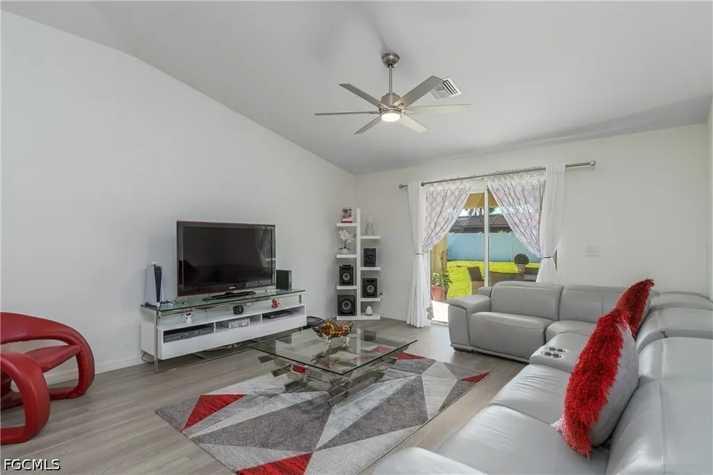 3524 SW 11th Avenue Cape Coral FL 33914