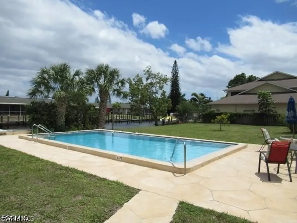 4901 Victoria Drive Cape Coral FL 33904