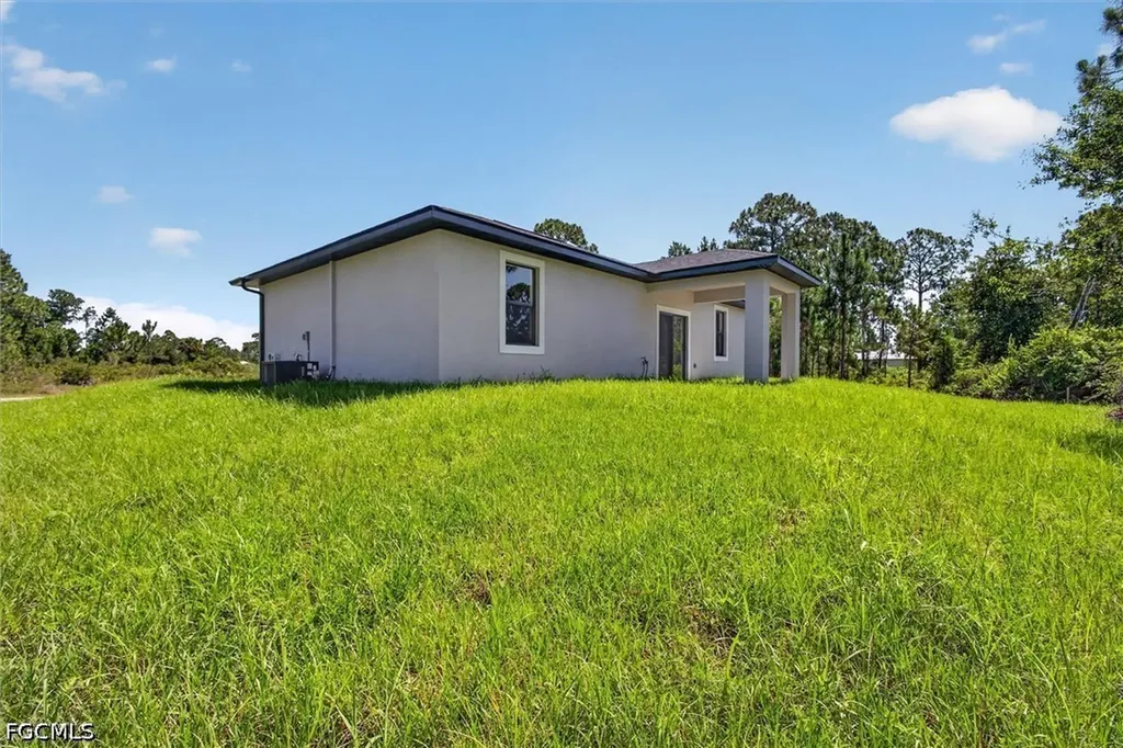 1130 Dutchess Street E Lehigh Acres FL 33974