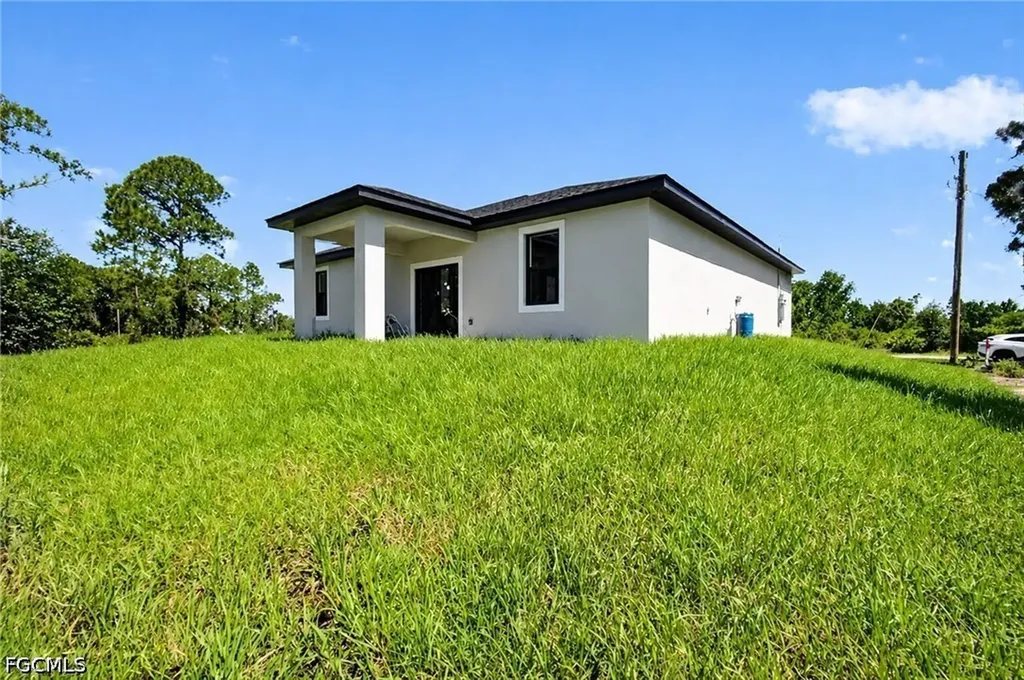 1130 Dutchess Street E Lehigh Acres FL 33974