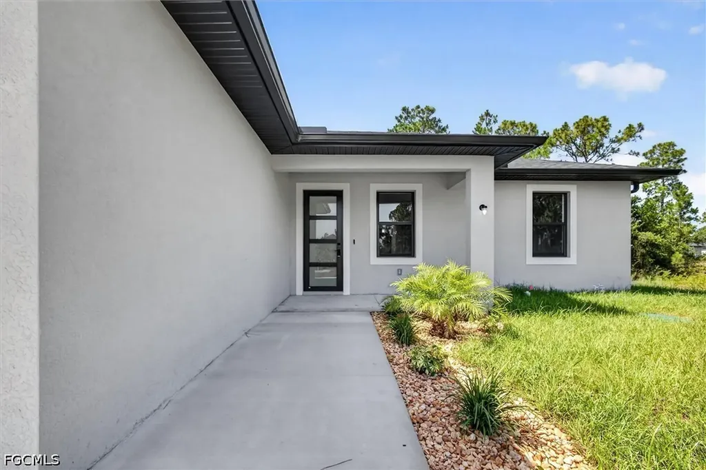 1130 Dutchess Street E Lehigh Acres FL 33974