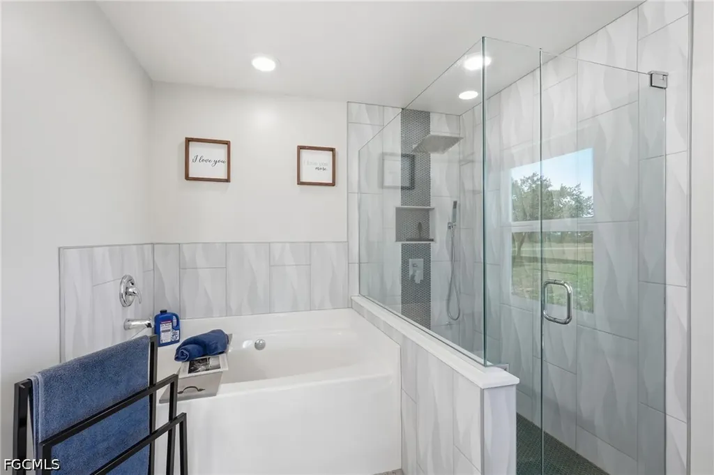 1927 NE 33rd Street Cape Coral FL 33909