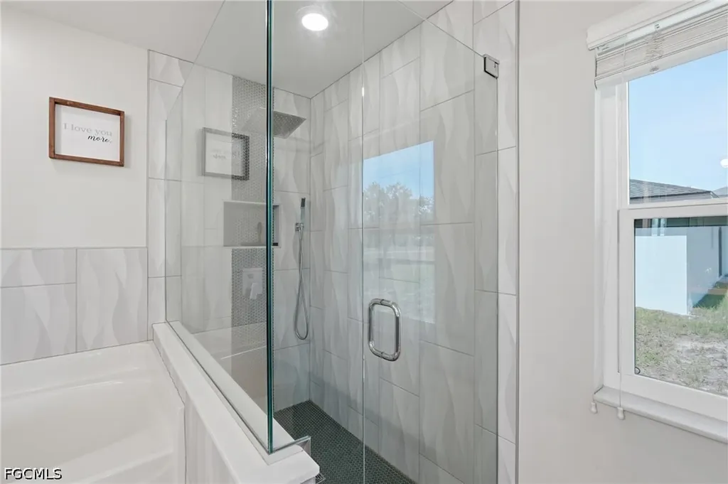 1927 NE 33rd Street Cape Coral FL 33909