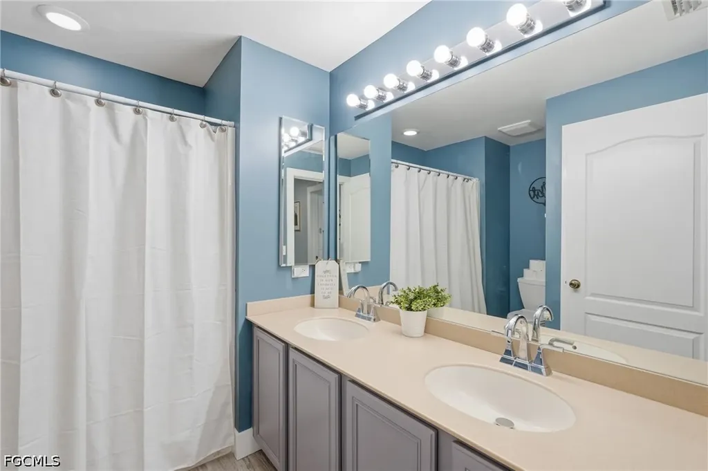 1927 NE 33rd Street Cape Coral FL 33909
