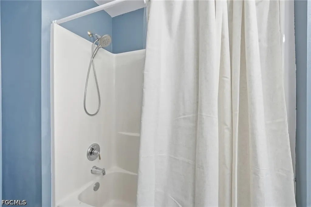 1927 NE 33rd Street Cape Coral FL 33909