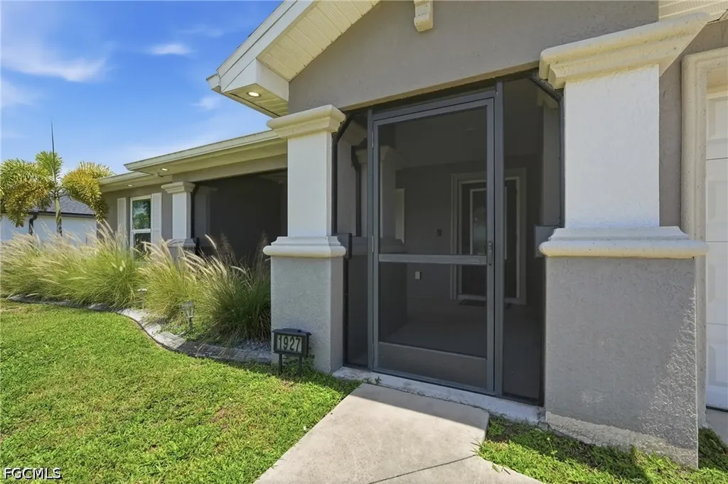 1927 NE 33rd Street Cape Coral FL 33909