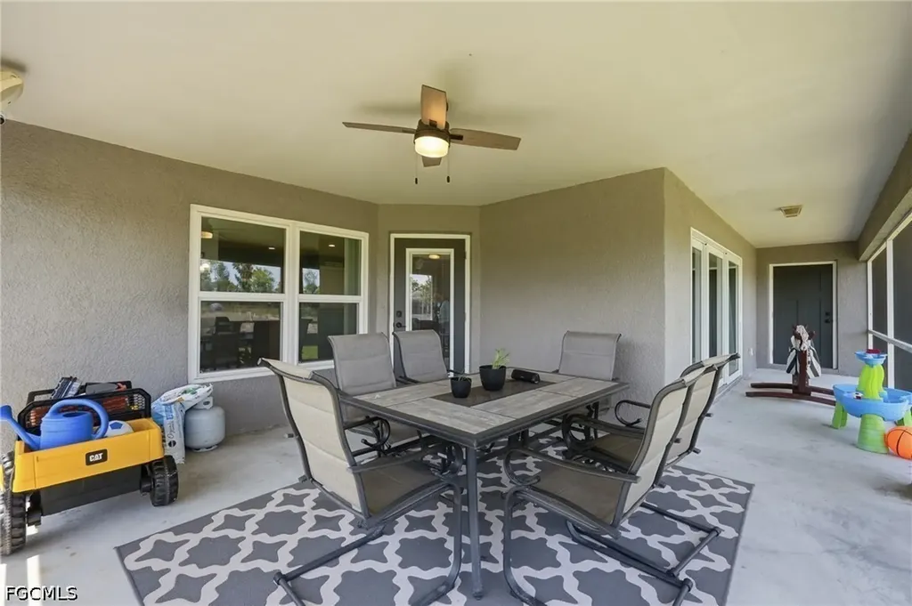 1927 NE 33rd Street Cape Coral FL 33909
