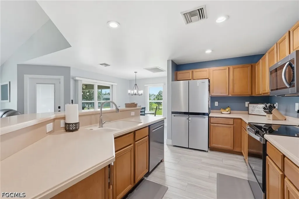 1927 NE 33rd Street Cape Coral FL 33909
