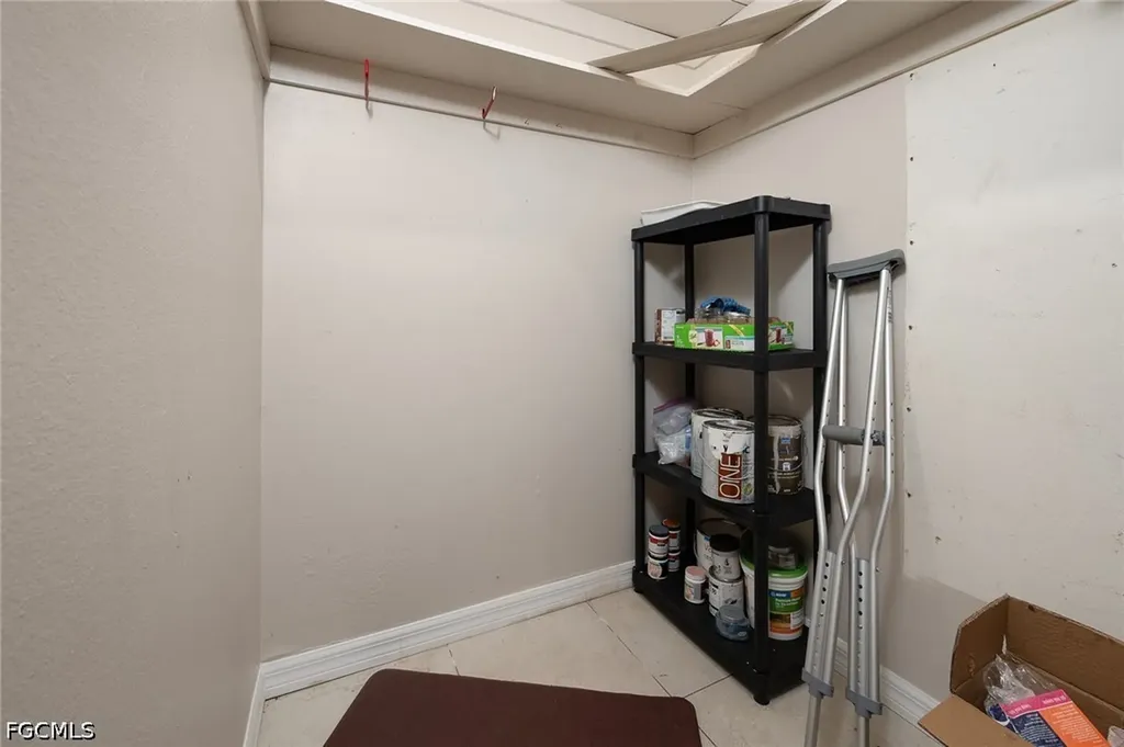 4212 SE 19th Place Cape Coral FL 33904