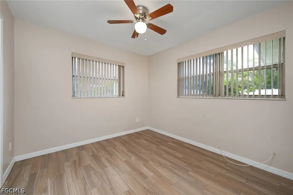 4212 SE 19th Place Cape Coral FL 33904