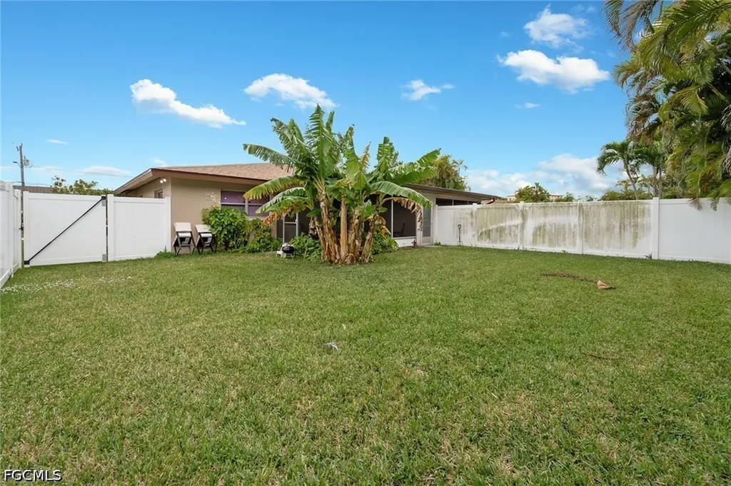 4212 SE 19th Place Cape Coral FL 33904