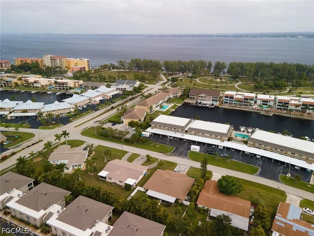 4212 SE 19th Place Cape Coral FL 33904