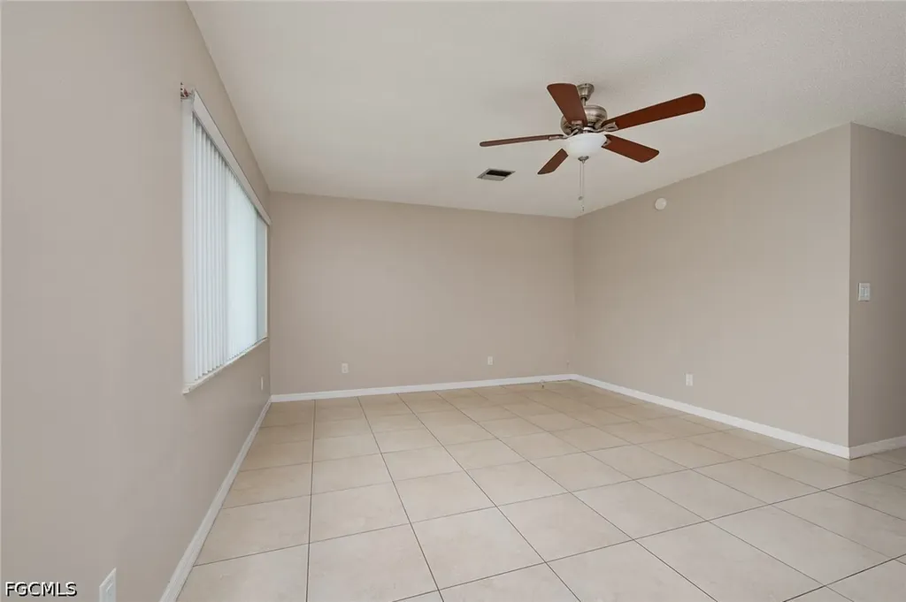 4212 SE 19th Place Cape Coral FL 33904