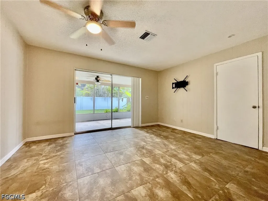 4212 SE 19th Place Cape Coral FL 33904