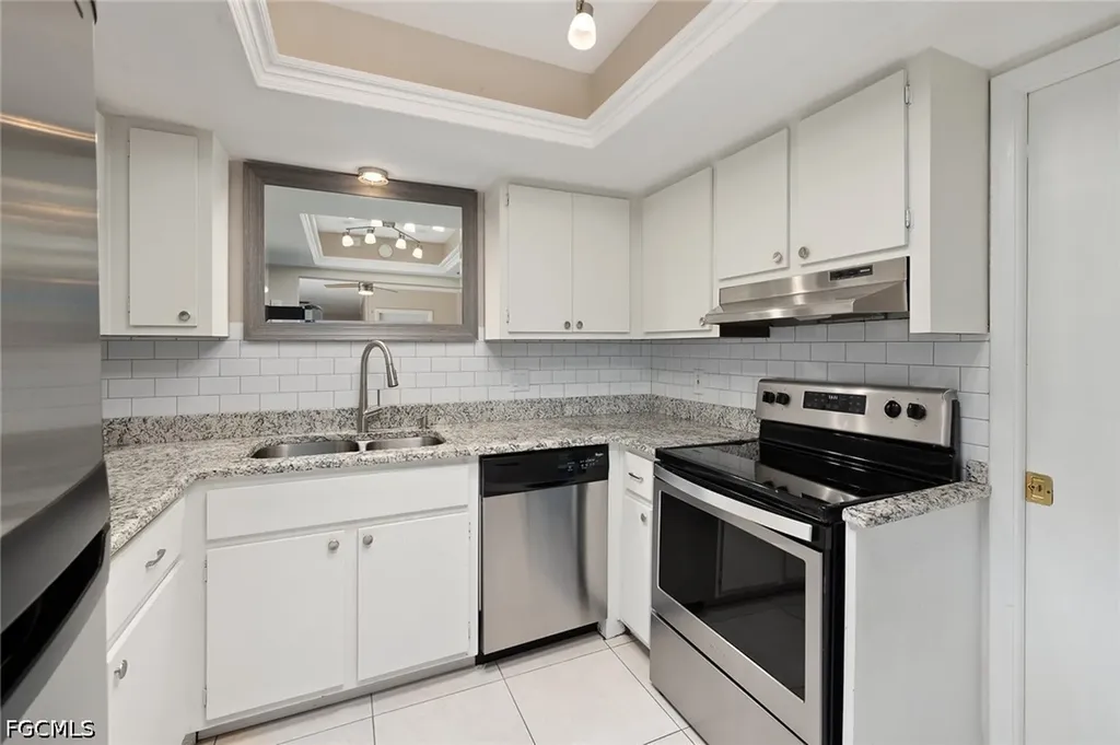 4212 SE 19th Place Cape Coral FL 33904