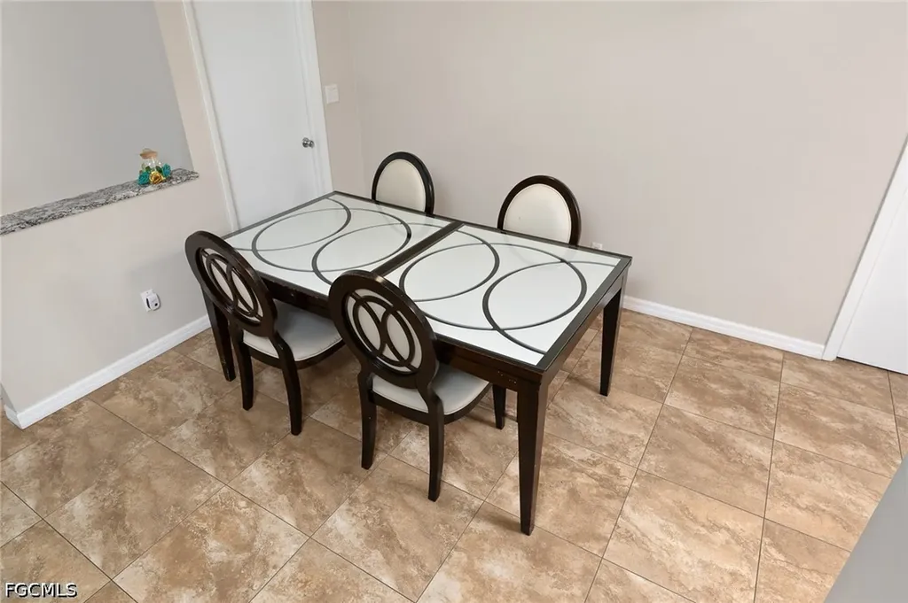 4212 SE 19th Place Cape Coral FL 33904