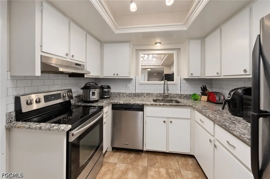 4212 SE 19th Place Cape Coral FL 33904