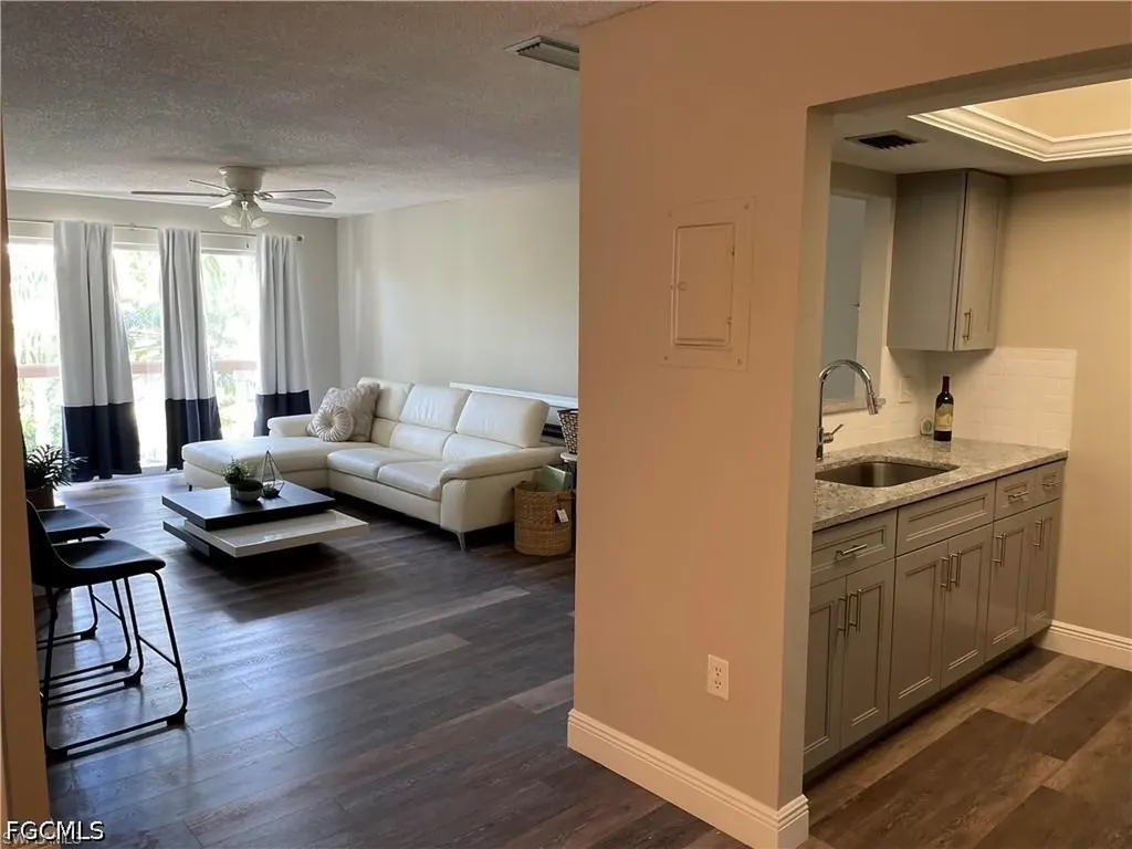 3706 Broadway Fort Myers FL 33901