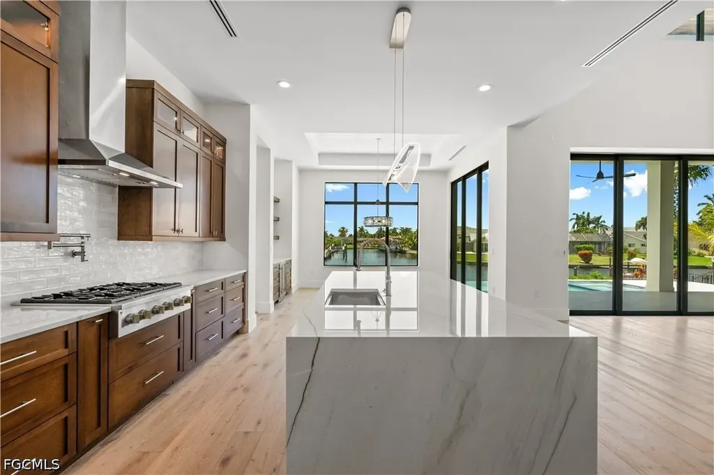 846 Cypress Lake Circle Fort Myers FL 33919