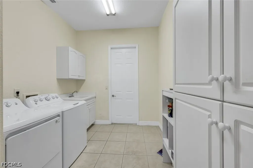 1632 Savona Parkway Cape Coral FL 33904