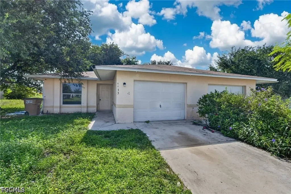1133/1135 Gordon Avenue S Lehigh Acres FL 33973
