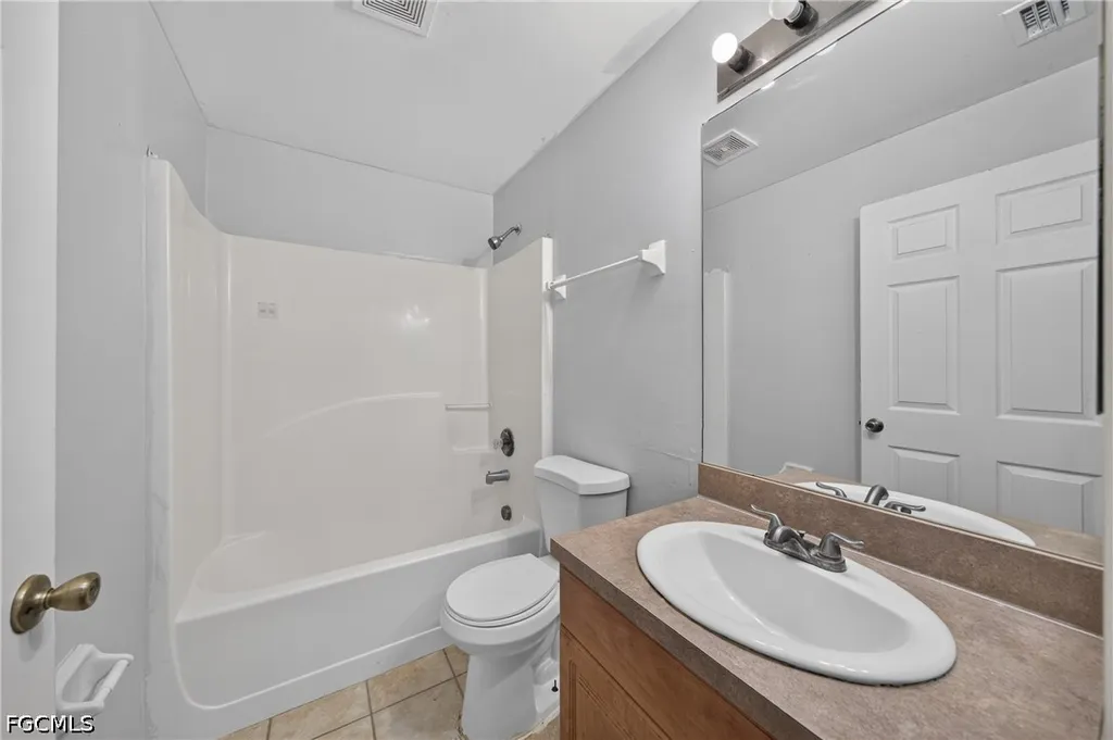 1133/1135 Gordon Avenue S Lehigh Acres FL 33973