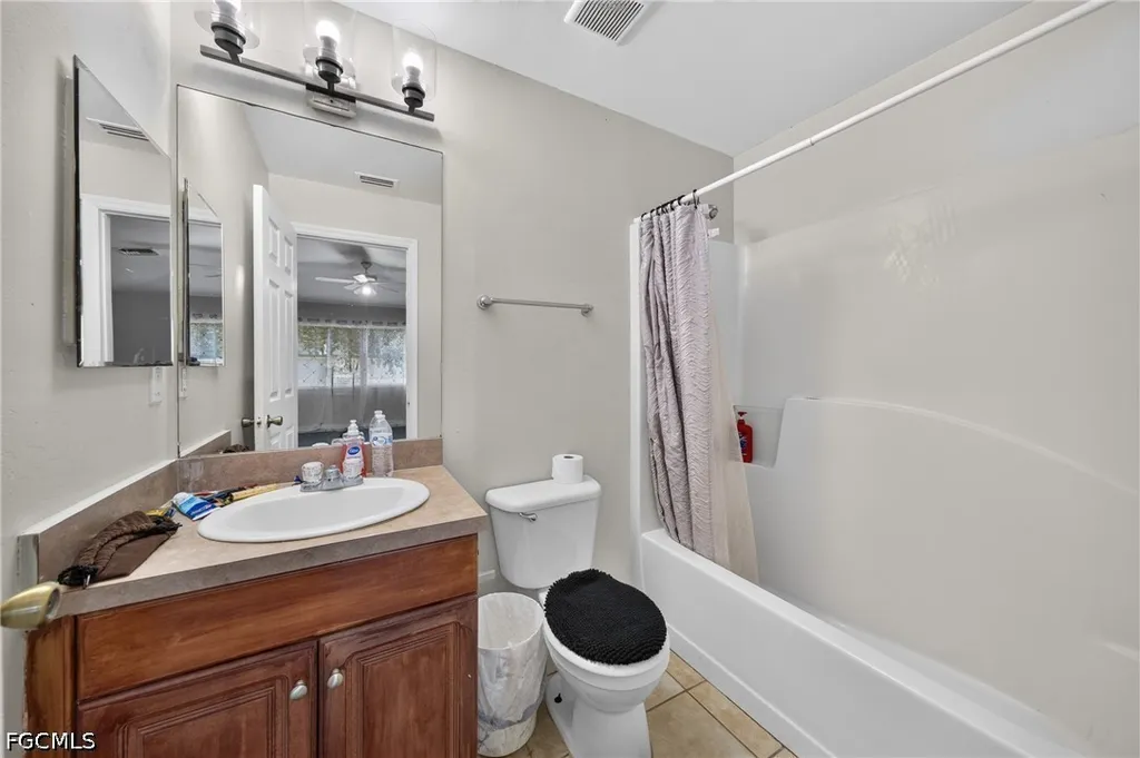 1133/1135 Gordon Avenue S Lehigh Acres FL 33973