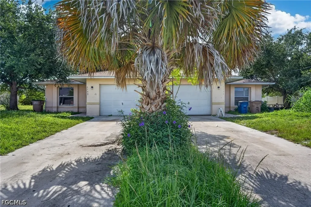 1133/1135 Gordon Avenue S Lehigh Acres FL 33973
