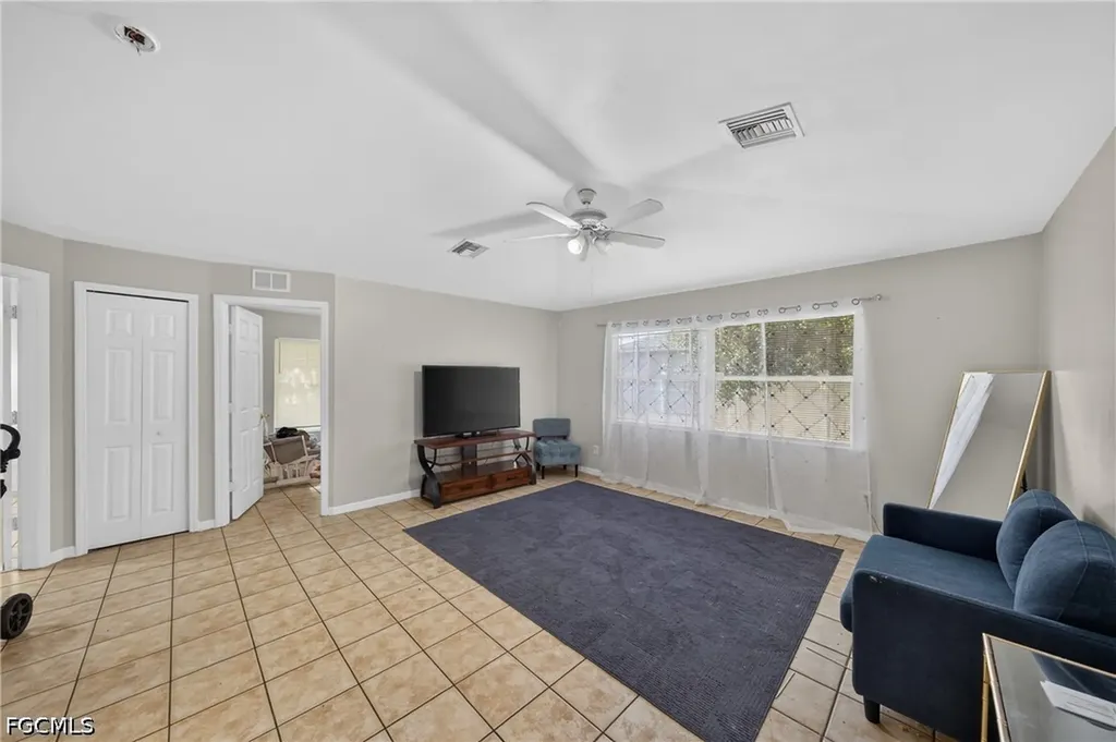 1133/1135 Gordon Avenue S Lehigh Acres FL 33973
