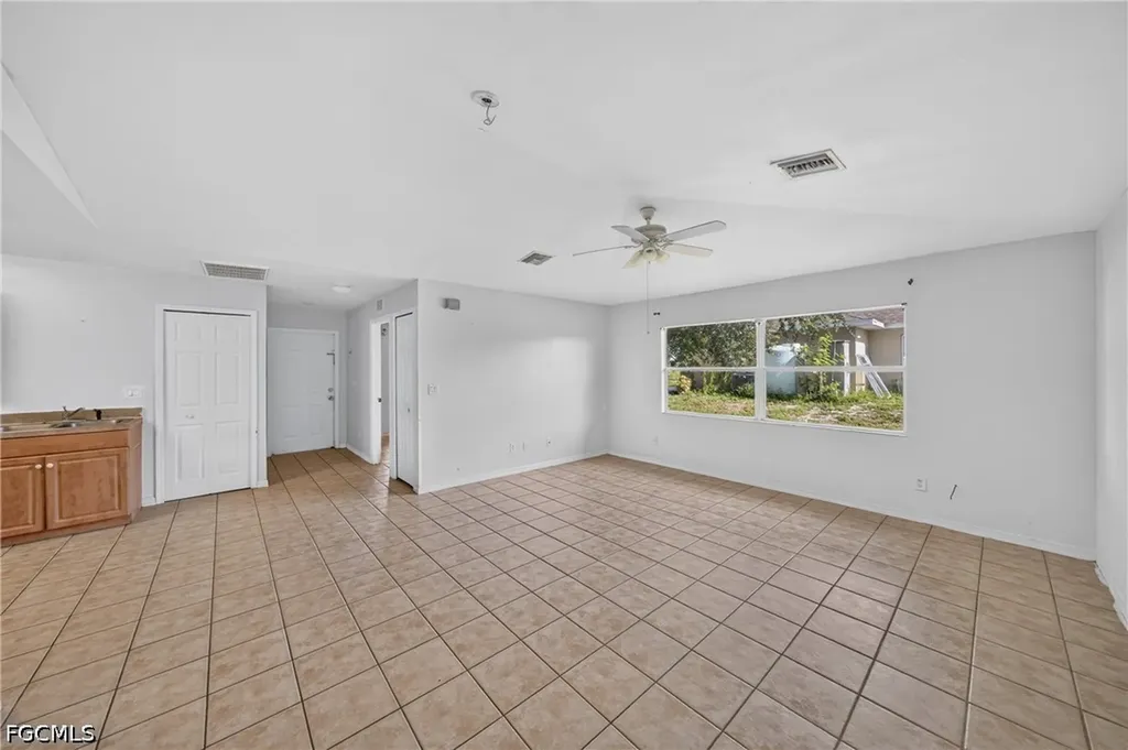 1133/1135 Gordon Avenue S Lehigh Acres FL 33973