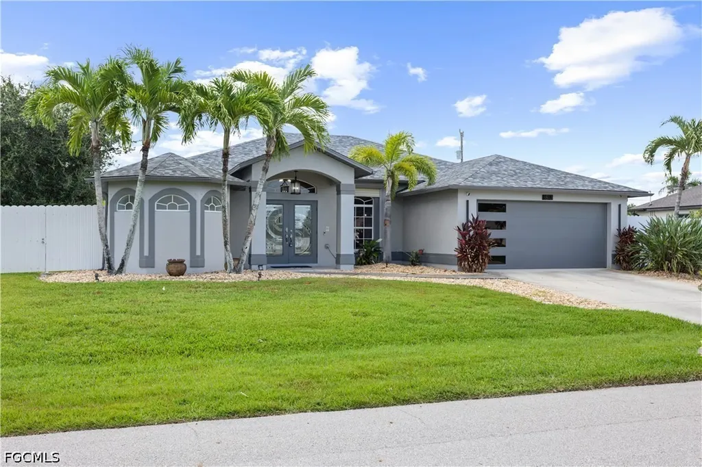 1813 SE 8th Avenue Cape Coral FL 33990