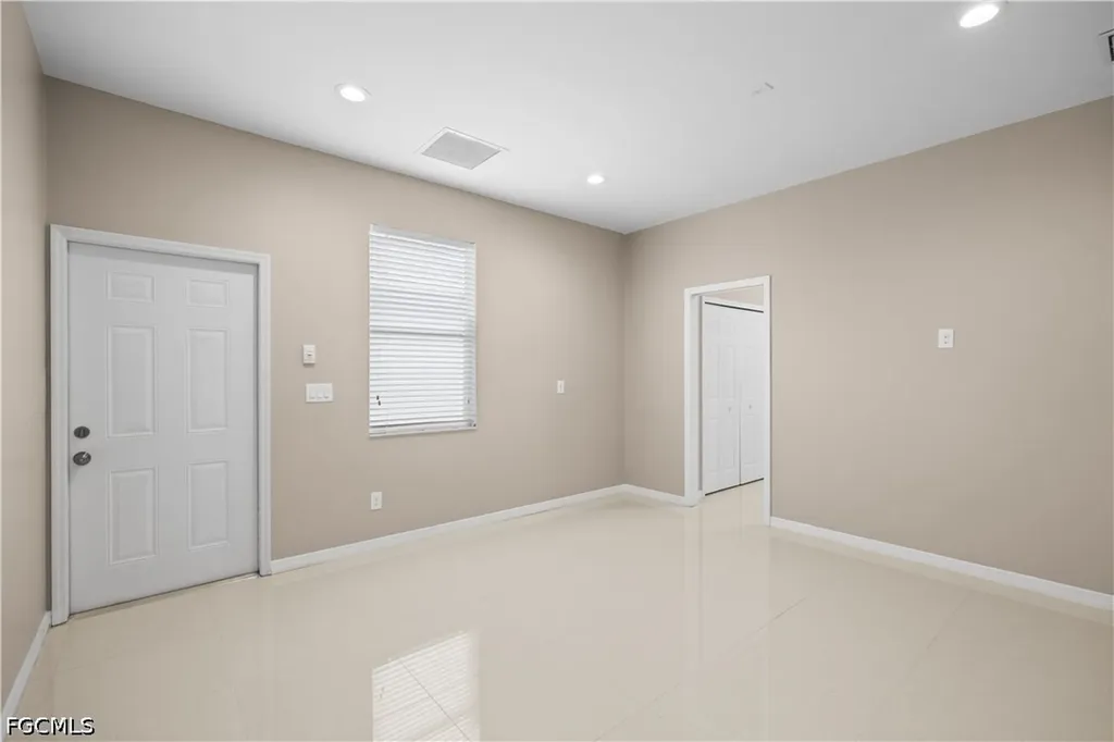 1813 SE 8th Avenue Cape Coral FL 33990