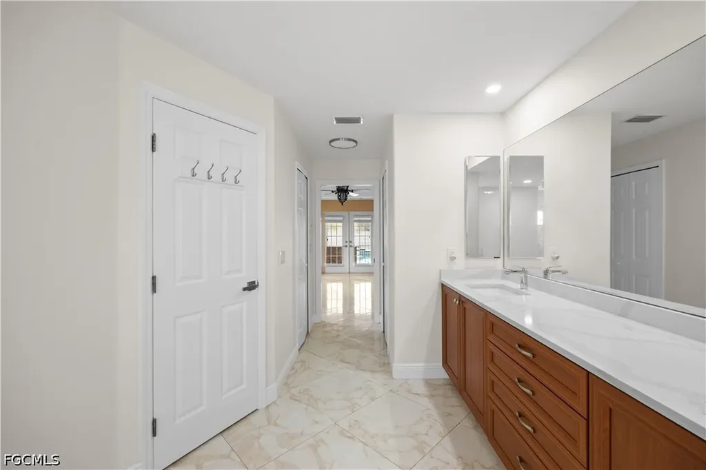 1813 SE 8th Avenue Cape Coral FL 33990