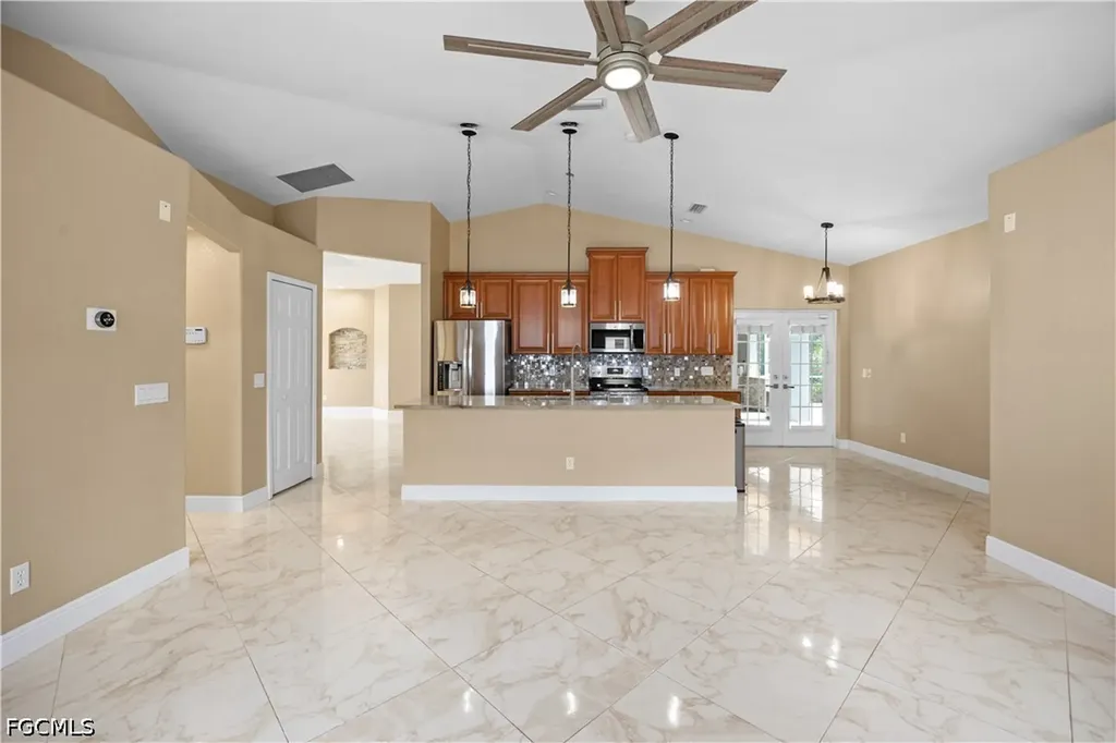 1813 SE 8th Avenue Cape Coral FL 33990