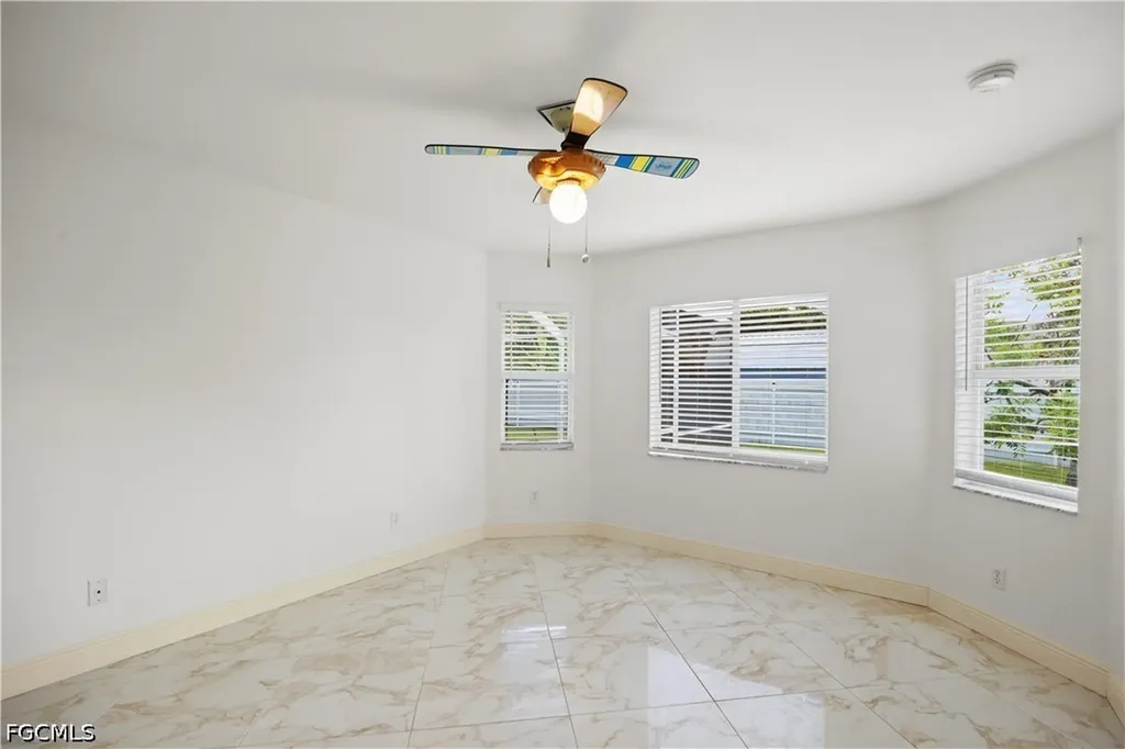 1813 SE 8th Avenue Cape Coral FL 33990