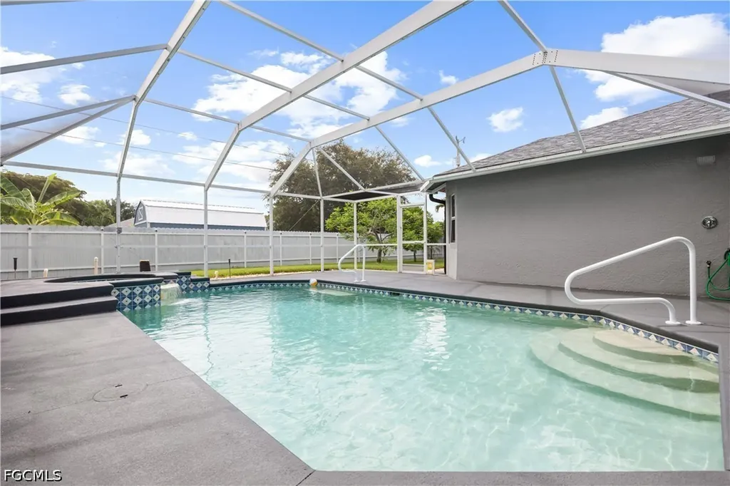 1813 SE 8th Avenue Cape Coral FL 33990