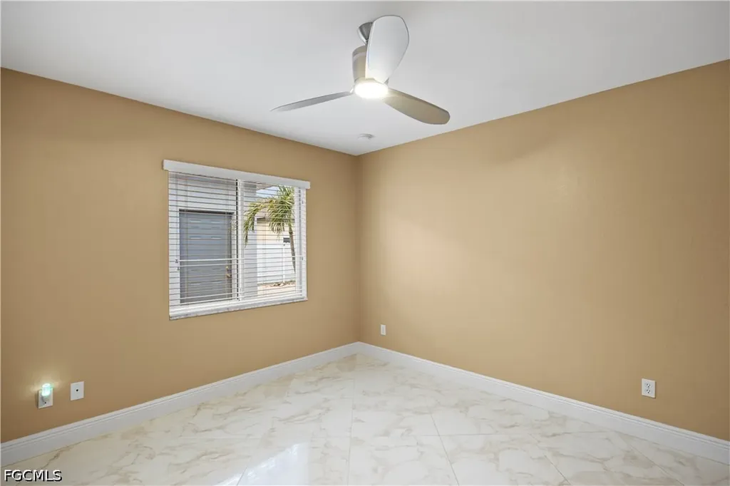 1813 SE 8th Avenue Cape Coral FL 33990