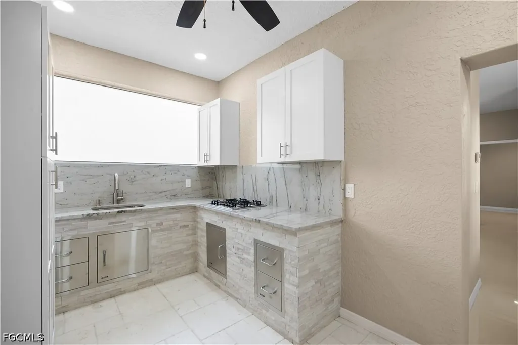 1813 SE 8th Avenue Cape Coral FL 33990