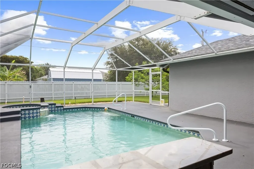 1813 SE 8th Avenue Cape Coral FL 33990