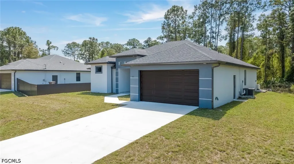 872 Spaulding Street E Lehigh Acres FL 33974