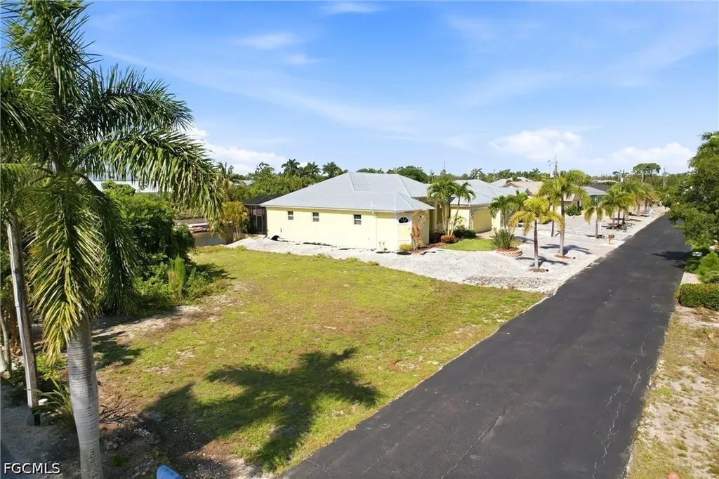 3759 Manatee Drive Manatee Bay Unrecorded Subdivision FL 33956