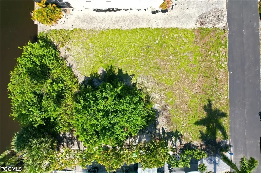 3759 Manatee Drive Manatee Bay Unrecorded Subdivision FL 33956