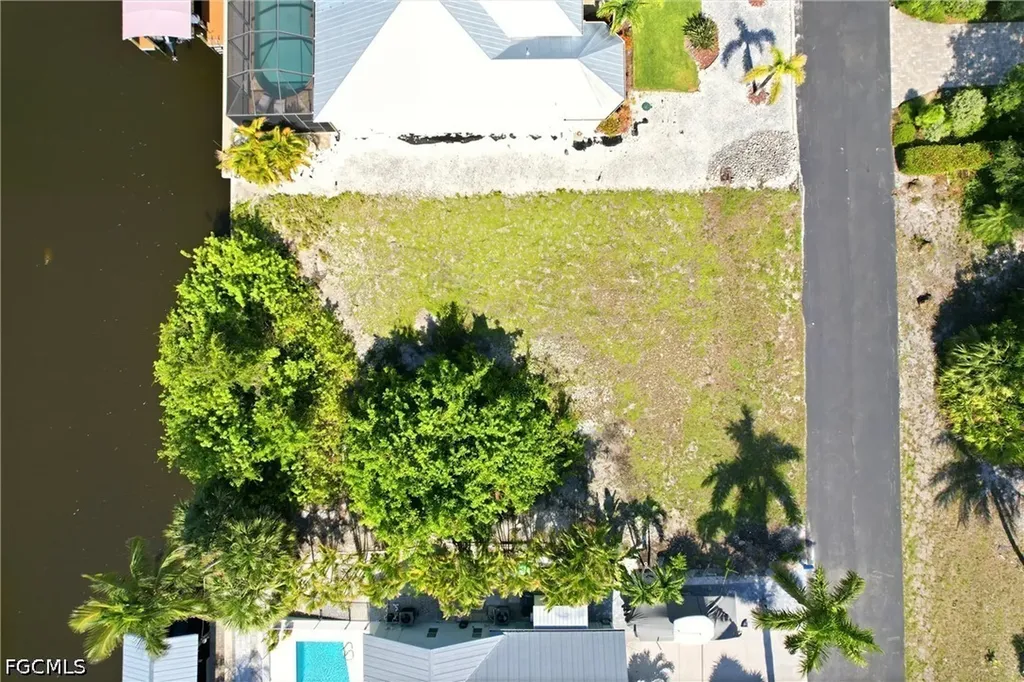 3759 Manatee Drive Manatee Bay Unrecorded Subdivision FL 33956