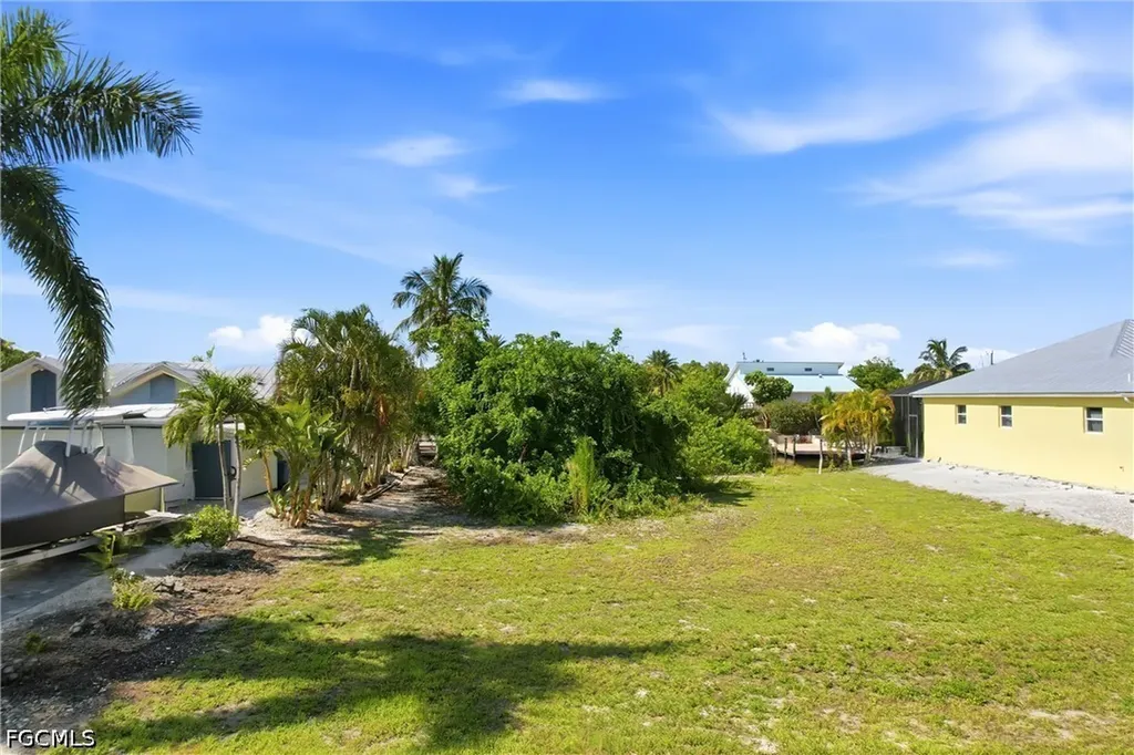 3759 Manatee Drive Manatee Bay Unrecorded Subdivision FL 33956